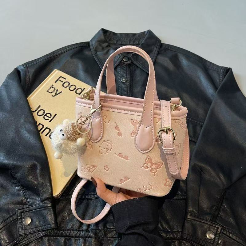 粉色水桶高级感轻奢斜挎包